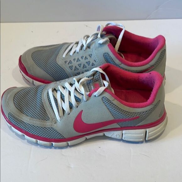 Nike Women's Gray and Pink Athletic Shoes Women’s Size 8.5 - Picture 3 of 8